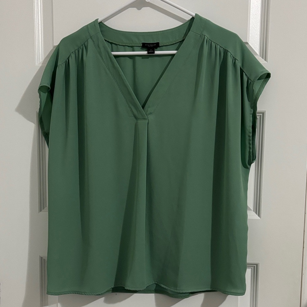 Anne Taylor size XL blouse